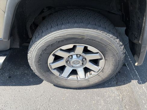 Used 2014 Toyota FJ Cruiser 4WD w/ Upgrade Package image 10