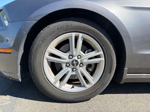 Used 2013 Ford Mustang Coupe image 9