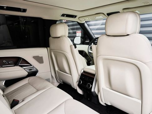 Used 2024 Land Rover Range Rover Long Wheelbase SE image 49
