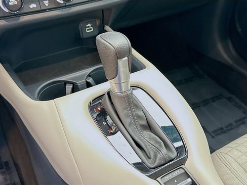 Certified 2023 Honda HR-V LX image 15