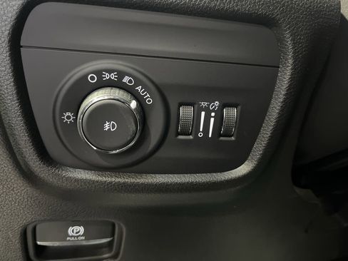 Used 2022 Jeep Grand Cherokee L Limited image 14