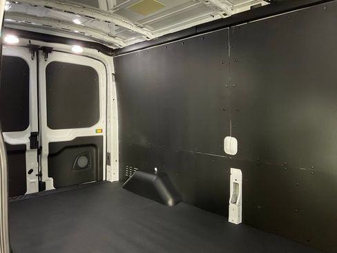 New 2026 Ford Transit 250 148 Medium Roof w/ Load Area Protection Package RWD image 16