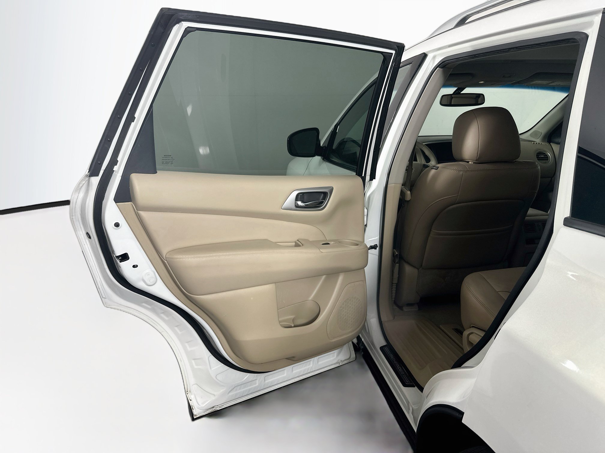 Used 2014 Nissan Pathfinder SL w/ SL Premium Package FWD image 26