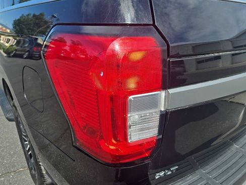 Used 2024 Ford Expedition XLT AWD/4WD image 34