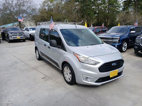 Used 2019 Ford Transit Connect XLT image 3