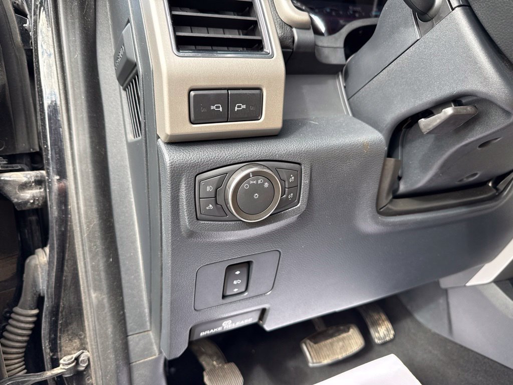 Used 2022 Ford F350 Lariat w/ Chrome Package AWD/4WD image 26