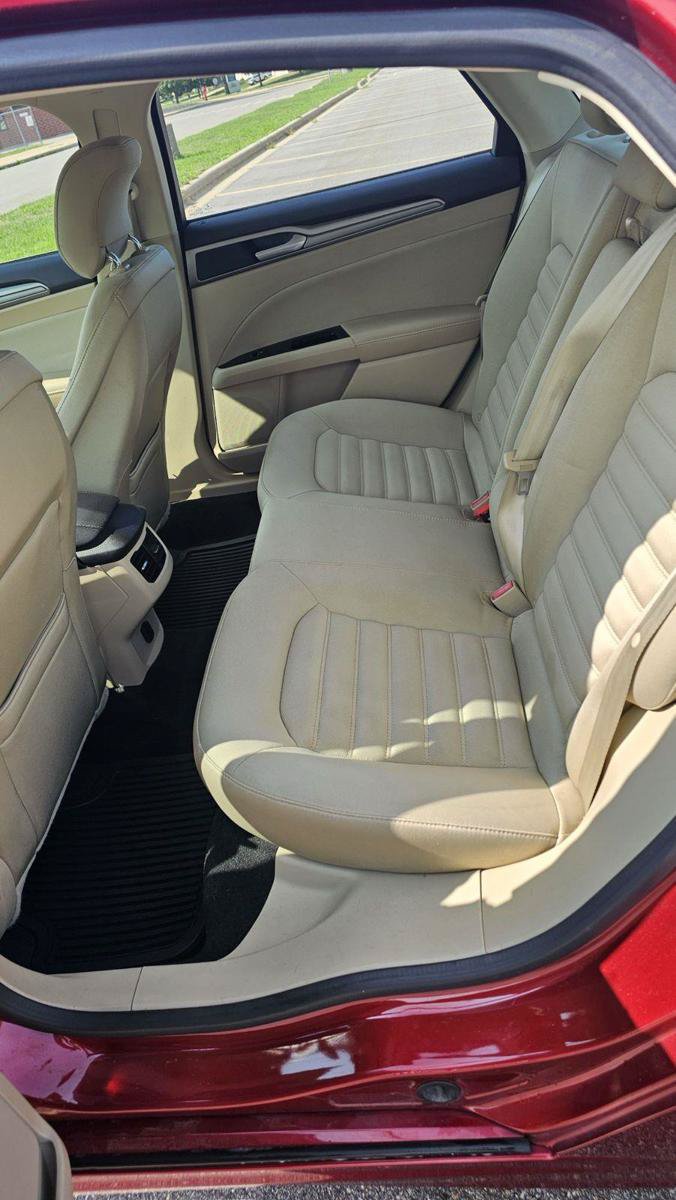 Used 2013 Ford Fusion SE FWD image 18