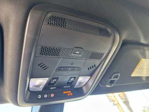 Used 2021 Cadillac XT6 Premium Luxury image 35