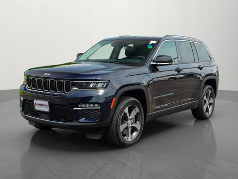 Used 2023 Jeep Grand Cherokee 4WD 4xe w/ Luxury Tech Group II image 3