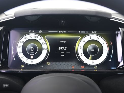 Used 2026 Aston Martin V8 Vantage Coupe RWD image 34