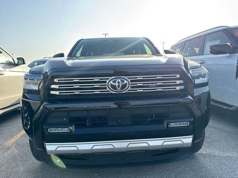 Used 2025 Toyota 4Runner Limited AWD/4WD image 2