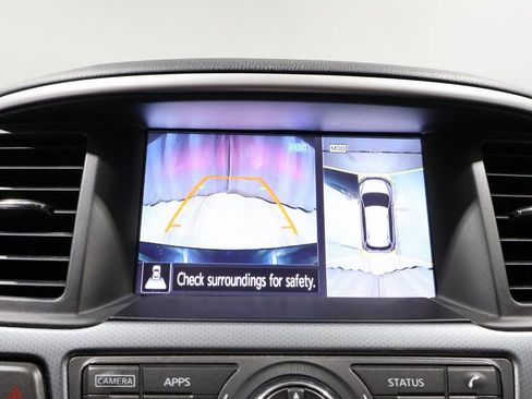 Used 2019 Nissan Pathfinder SL image 27