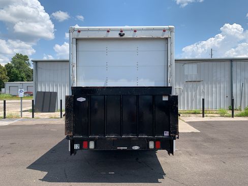 Used 2019 Chevrolet Express 3500 w/ Power Convenience Package RWD image 2
