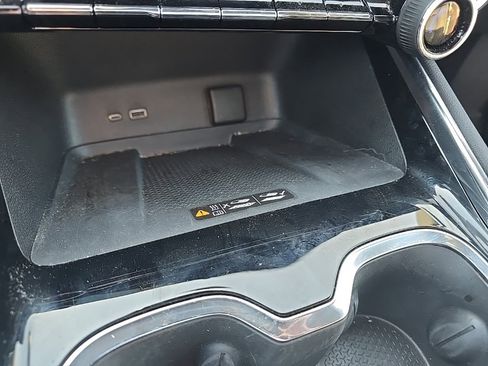 Used 2025 Chevrolet Traverse RS image 32