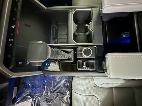 Used 2024 Toyota Tundra Limited image 22