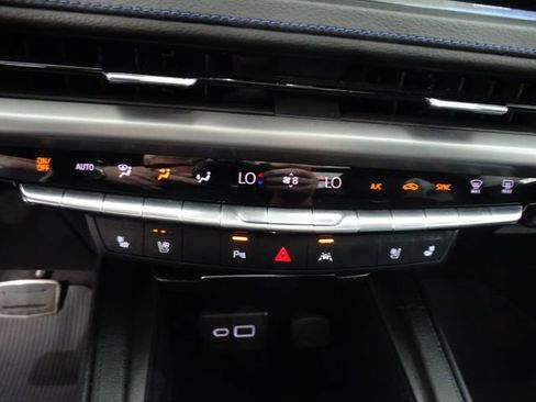 Certified 2025 Cadillac XT4 Sport AWD/4WD image 13