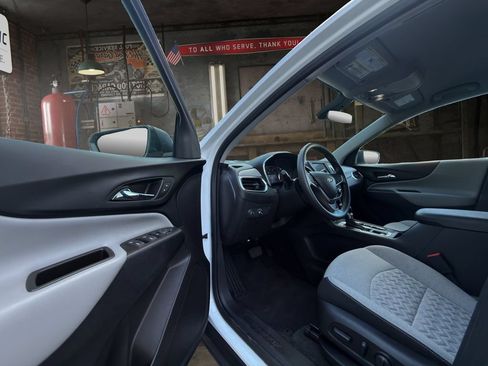 Certified 2023 Chevrolet Equinox LS w/ LS Convenience Package AWD/4WD image 16