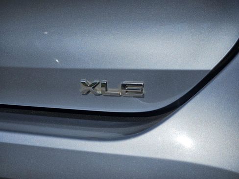 Used 2020 Toyota Highlander XLE image 7