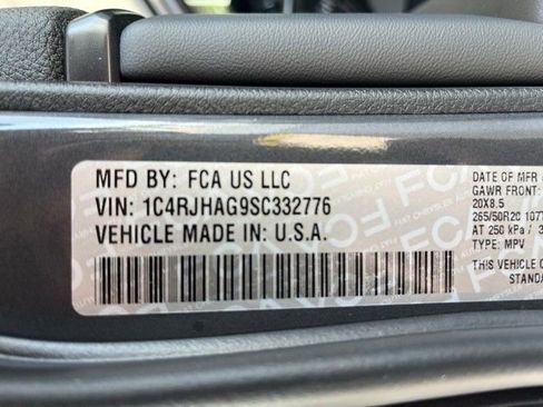 New 2025 Jeep Grand Cherokee Altitude image 30