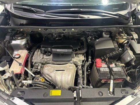 Used 2014 Toyota RAV4 LE AWD/4WD image 38