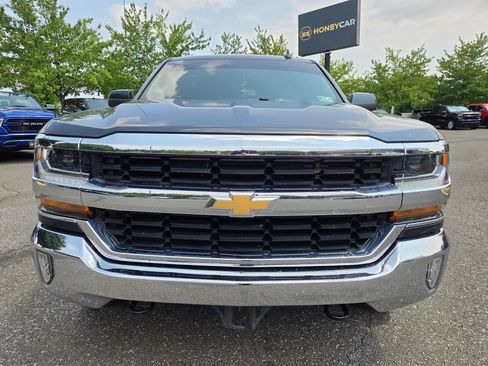 Used 2018 Chevrolet Silverado 1500 LT w/ All Star Edition AWD/4WD image 2