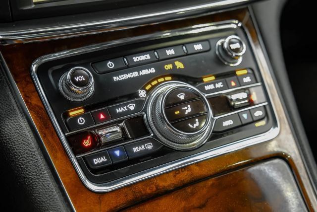 Used 2019 Lincoln Continental Select FWD image 33