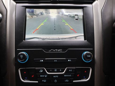 Used 2020 Ford Fusion SEL FWD image 28