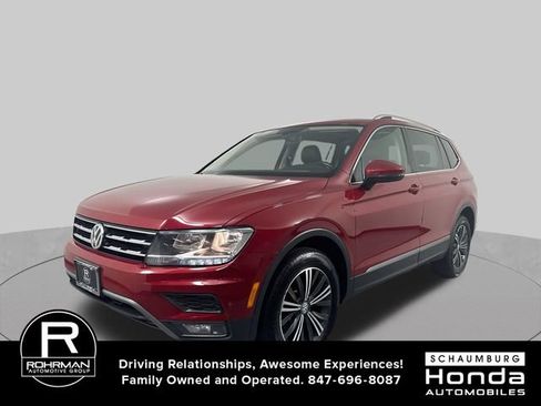 Used 2018 Volkswagen Tiguan SEL AWD/4WD image 2