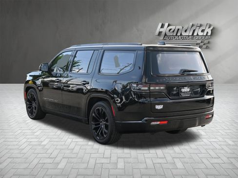 Used 2022 Jeep Grand Wagoneer Series II AWD/4WD image 8
