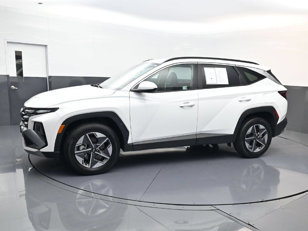 Certified 2025 Hyundai Tucson SEL AWD/4WD image 7