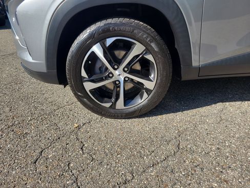 Used 2024 Chevrolet Trax RS image 10