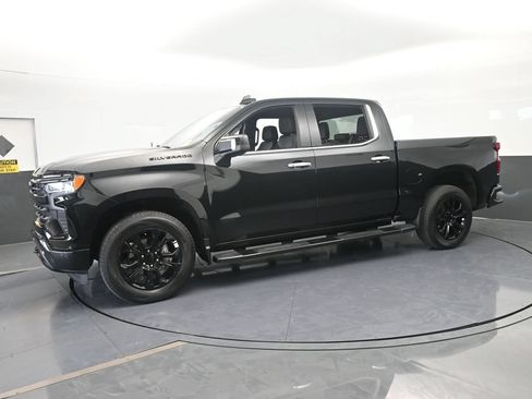 Used 2022 Chevrolet Silverado 1500 LTZ RWD image 2