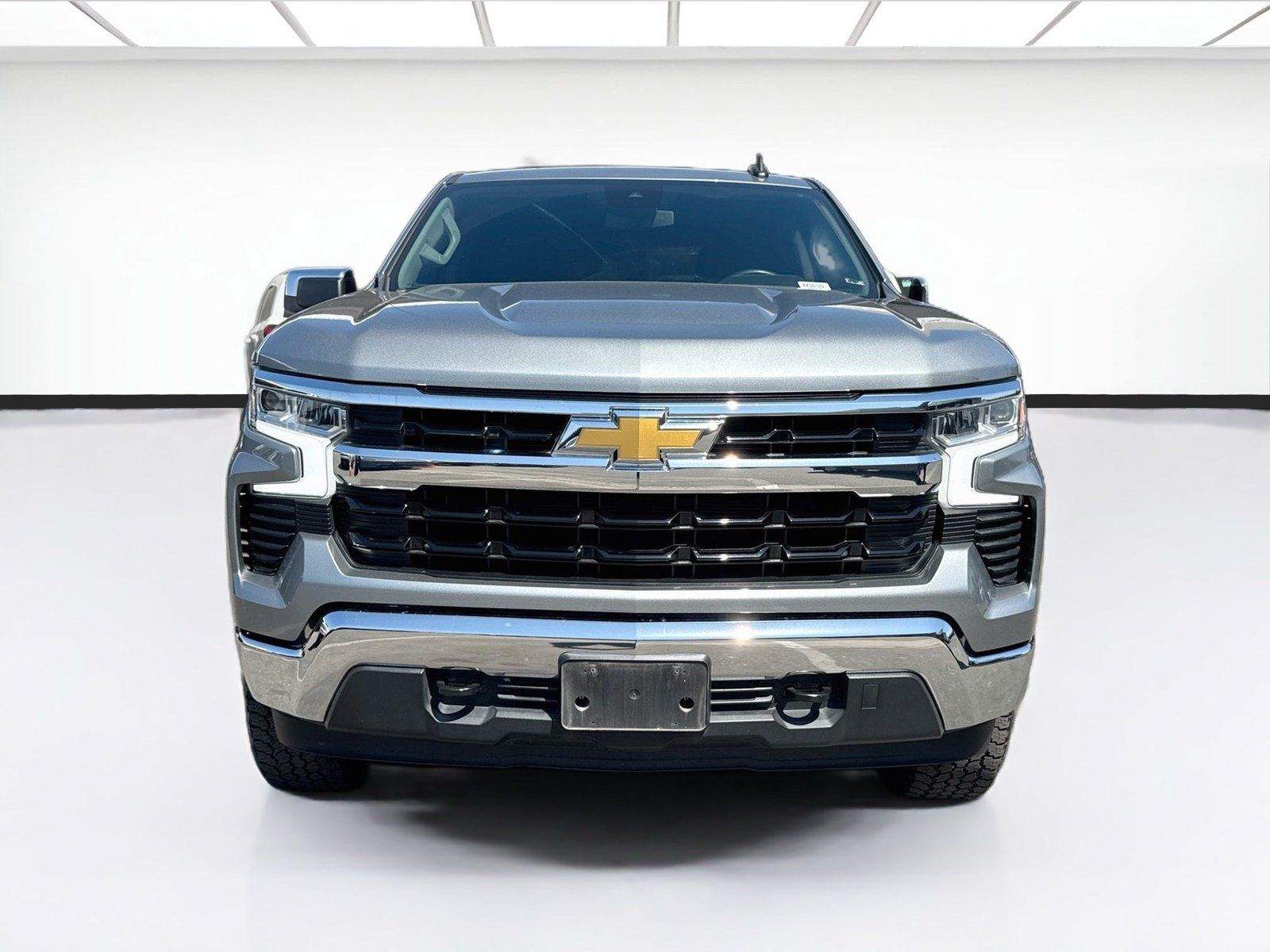 Used 2023 Chevrolet Silverado 1500 LT AWD/4WD image 2