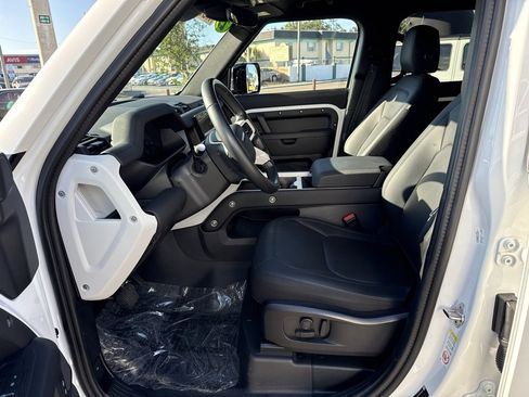 Used 2025 Land Rover Defender 110 S image 16