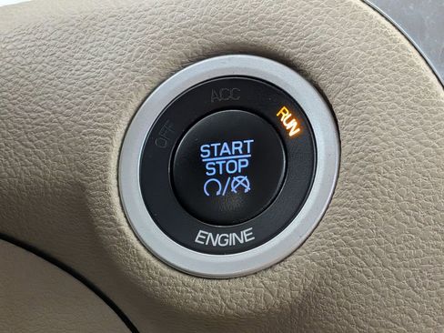 Used 2014 Chrysler 300 C image 18