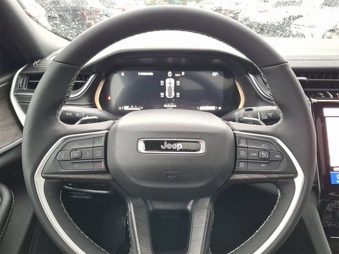 New 2025 Jeep Grand Cherokee Limited image 10
