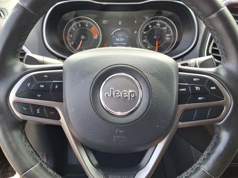 Used 2020 Jeep Cherokee Limited AWD/4WD image 5