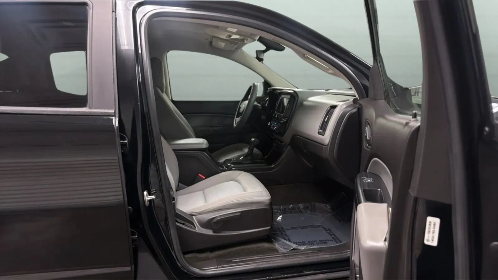 Used 2017 Chevrolet Colorado W/T w/ Custom Special Edition RWD image 21