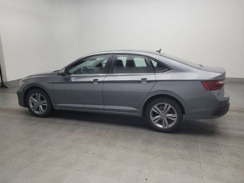 Used 2024 Volkswagen Jetta SE w/ Panoramic Sunroof Package FWD image 3