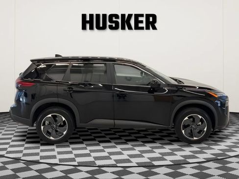 Used 2025 Nissan Rogue SV AWD/4WD image 22