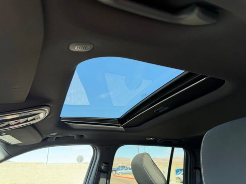 Used 2025 Jeep Grand Cherokee Laredo X w/ Luxury Tech Group I image 13