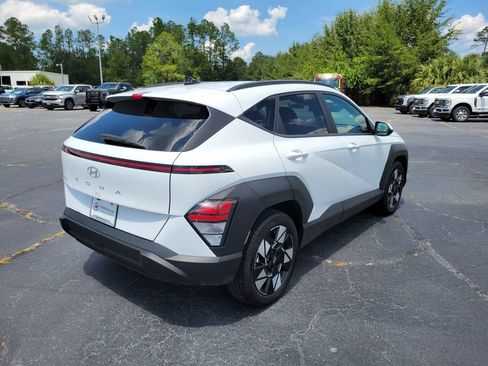 Used 2025 Hyundai Kona SEL FWD image 5