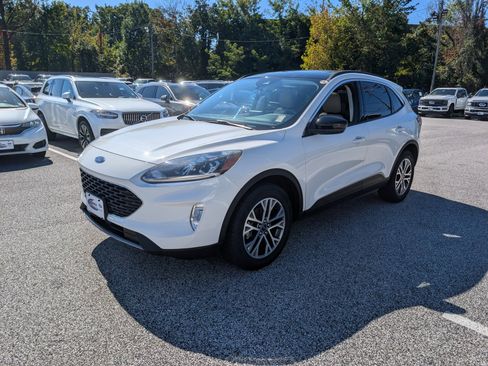 Certified 2022 Ford Escape SEL w/ Technology Package image 2