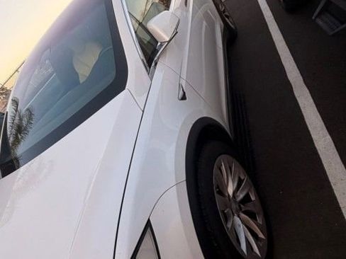 Used 2020 Tesla Model X Performance image 5