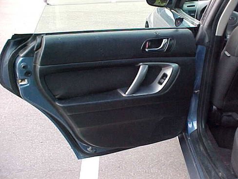 Used 2009 Subaru Outback 2.5i Special Edition image 14