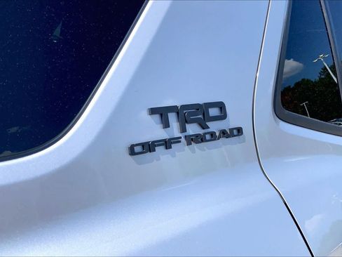 Used 2025 Toyota 4Runner TRD Off-Road Premium AWD/4WD image 10