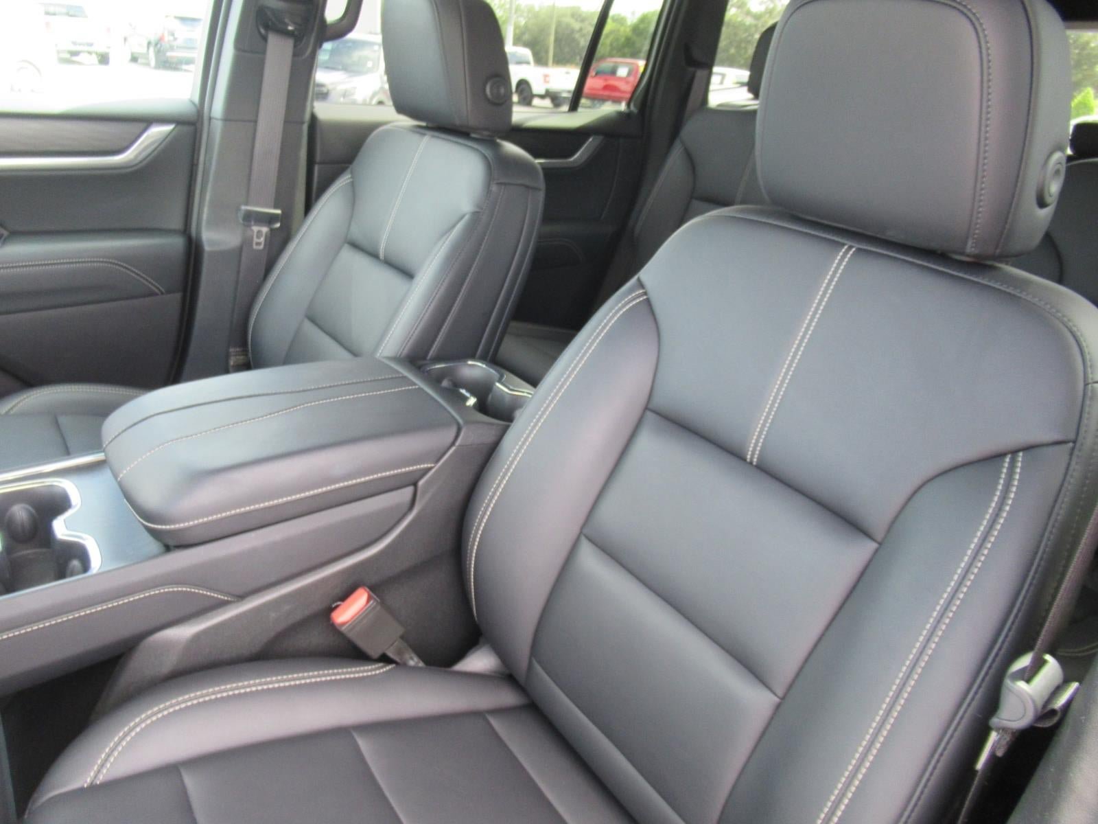 Used 2026 GMC Acadia Elevation w/ Elevation Premium Package FWD image 21