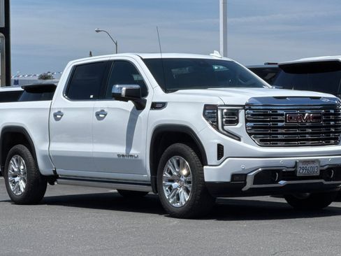 Used 2023 GMC Sierra 1500 Denali AWD/4WD image 2