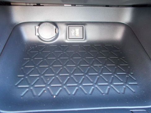 Certified 2025 Toyota RAV4 LE image 23