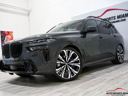 Used 2023 BMW X7 xDrive40i w/ M SPORT PACKAGE AWD/4WD image 3